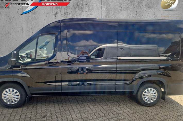 Sort Maxus e-Deliver 9 fra 2023