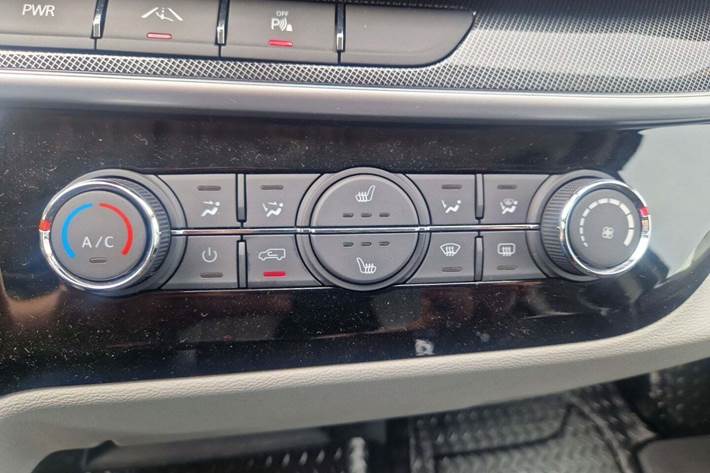 Sølv Maxus e-Deliver 9 fra 2023