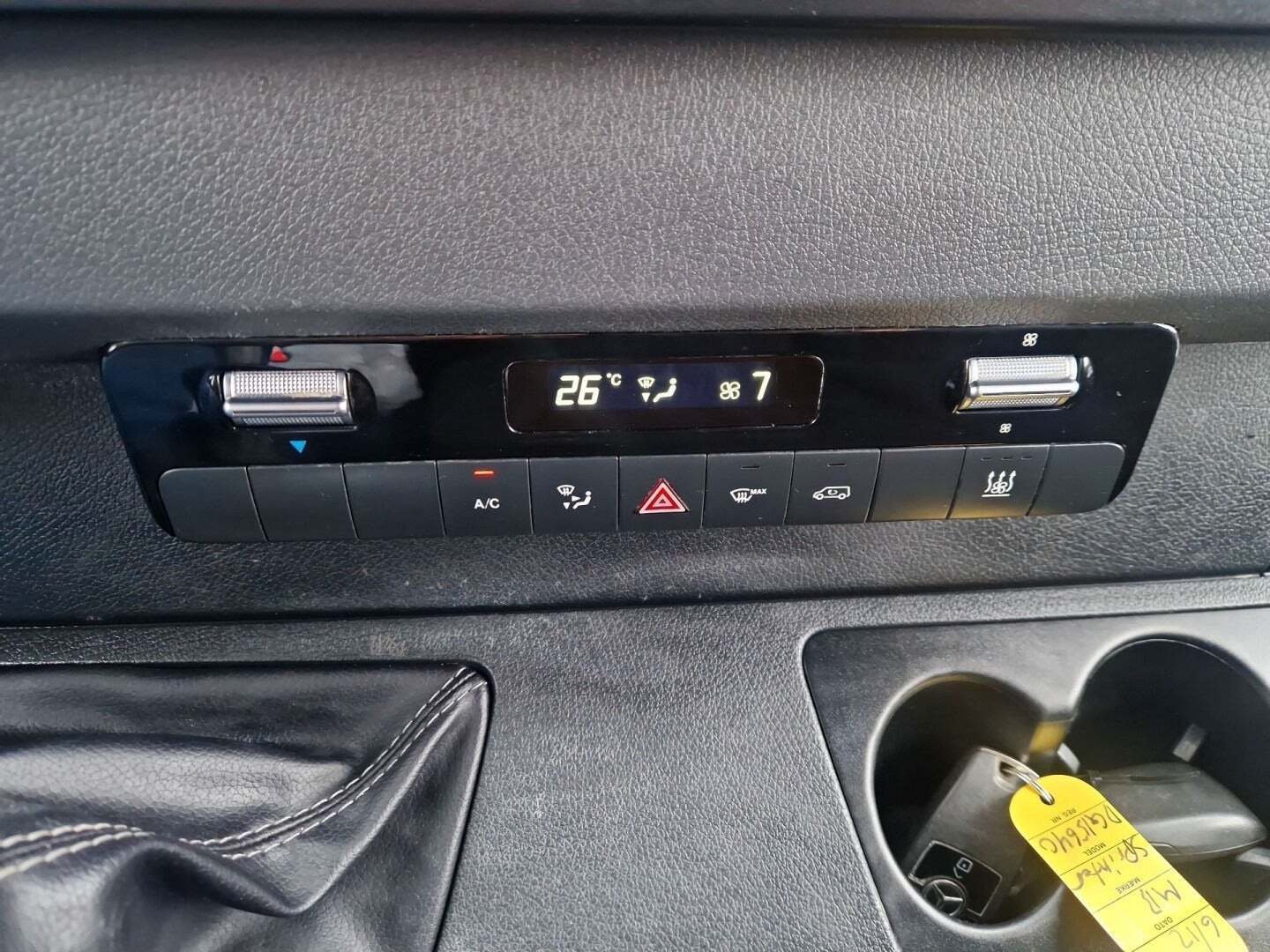 Sort Mercedes Sprinter 316 fra 2018