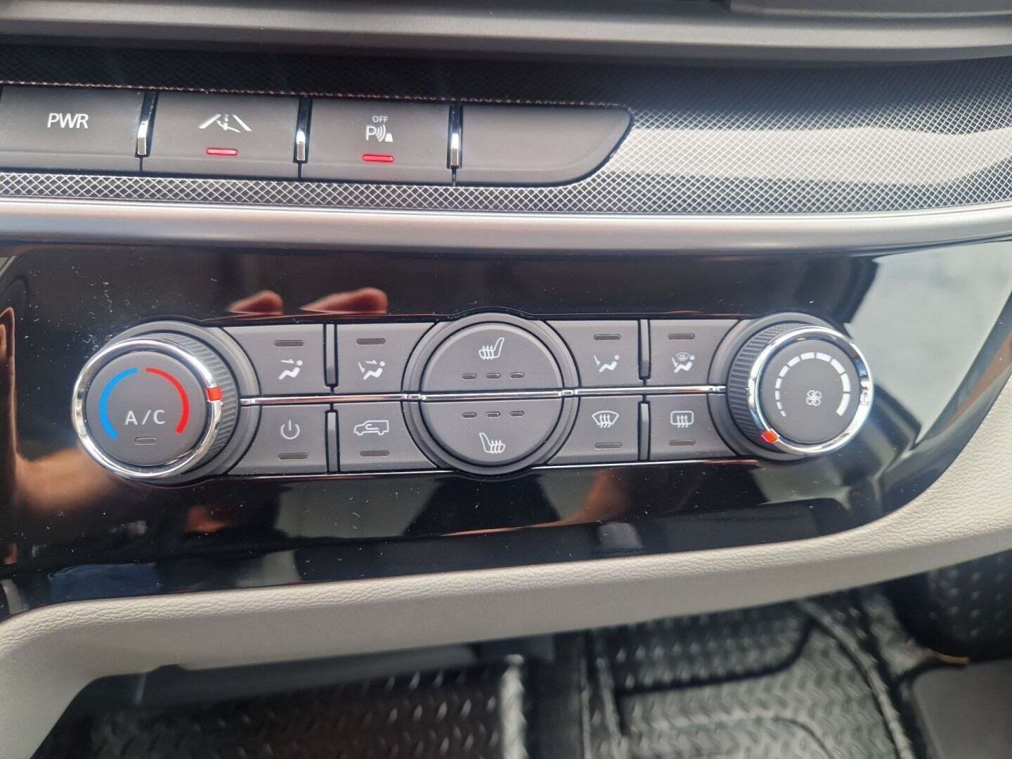 Hvid Maxus e-Deliver 9 fra 2023