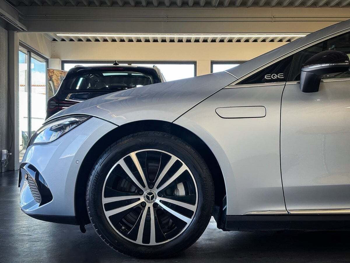 Mercedes EQE350+