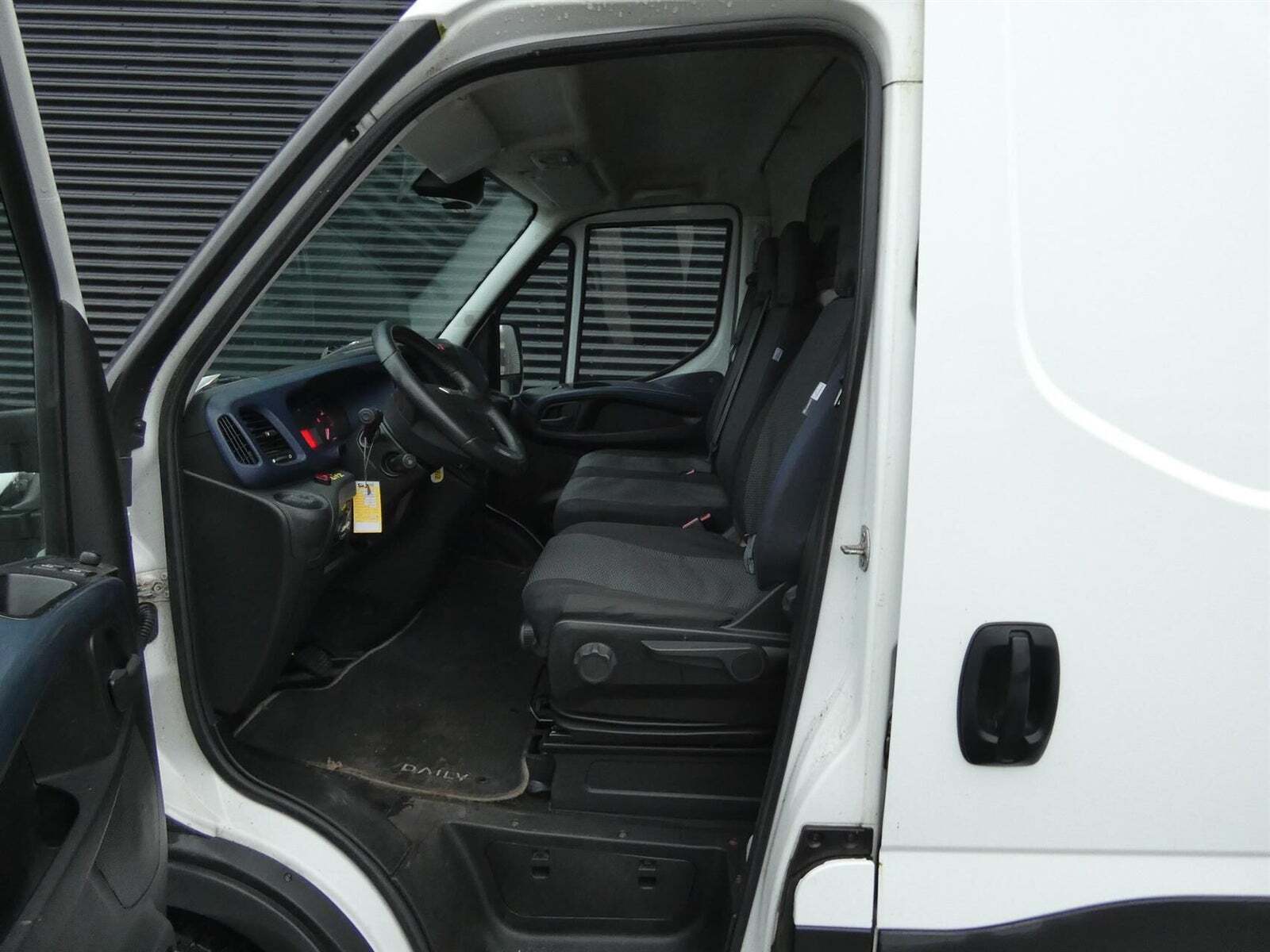 Iveco Daily 2,3 35S16 12m³ Van AG8