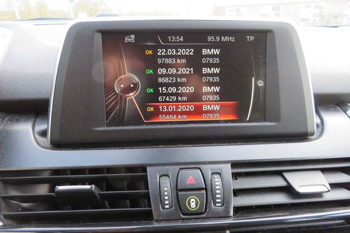 Sort BMW 218d fra 2017