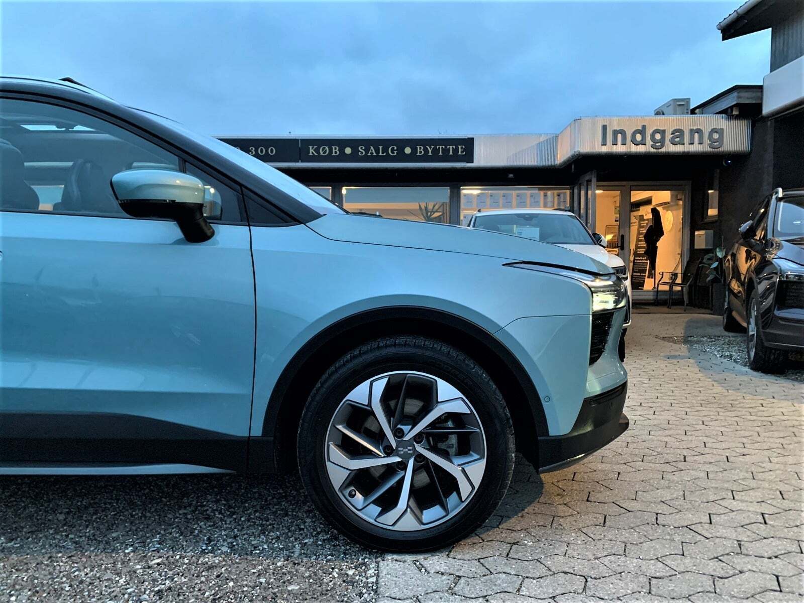 Blå Aiways U5 fra 2021