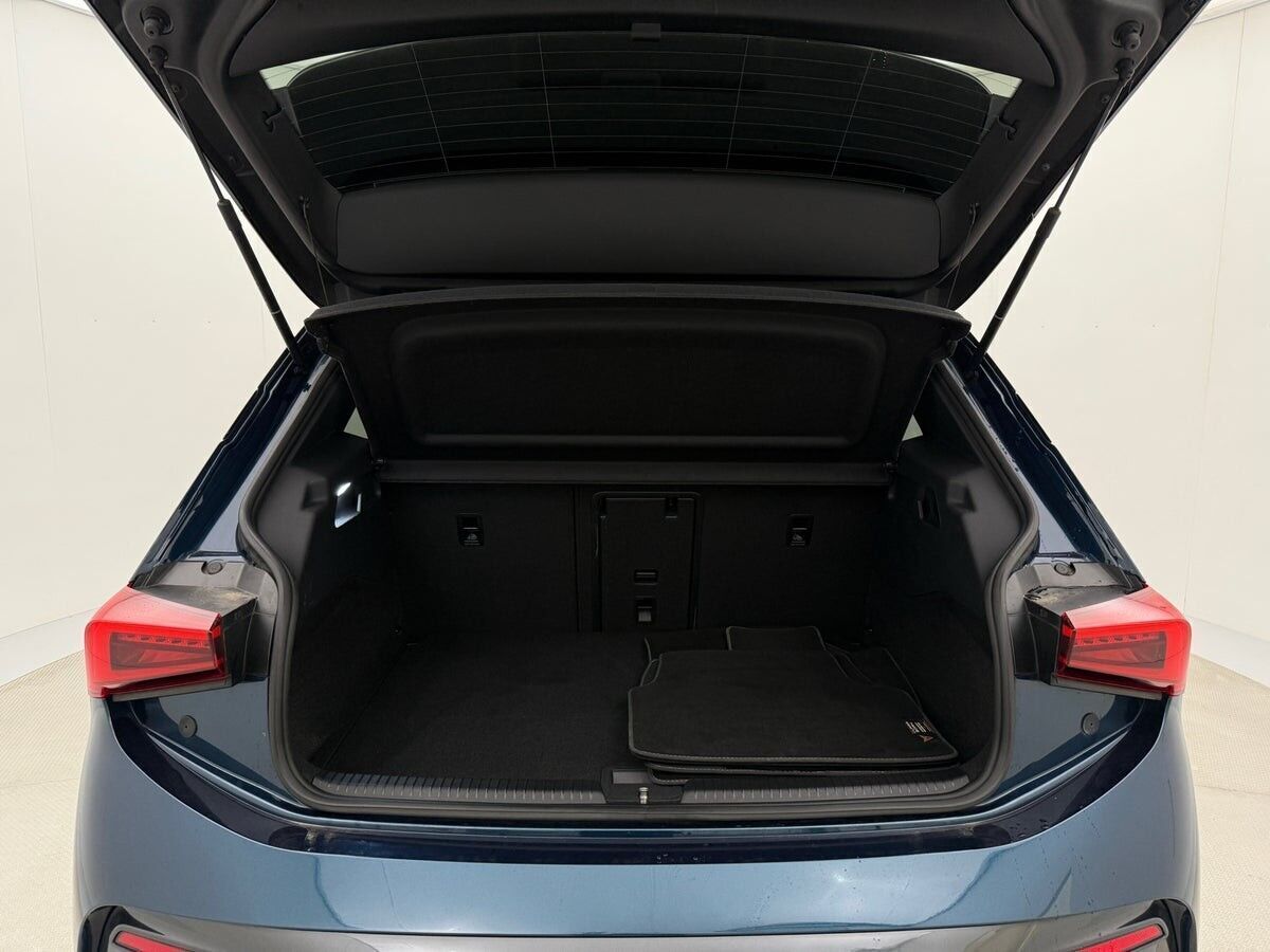 Blå Cupra Born fra 2022