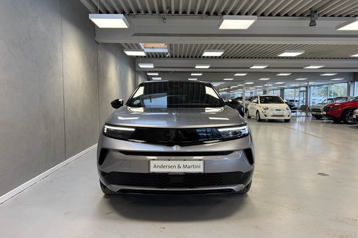 Grå Opel Mokka-e fra 2024