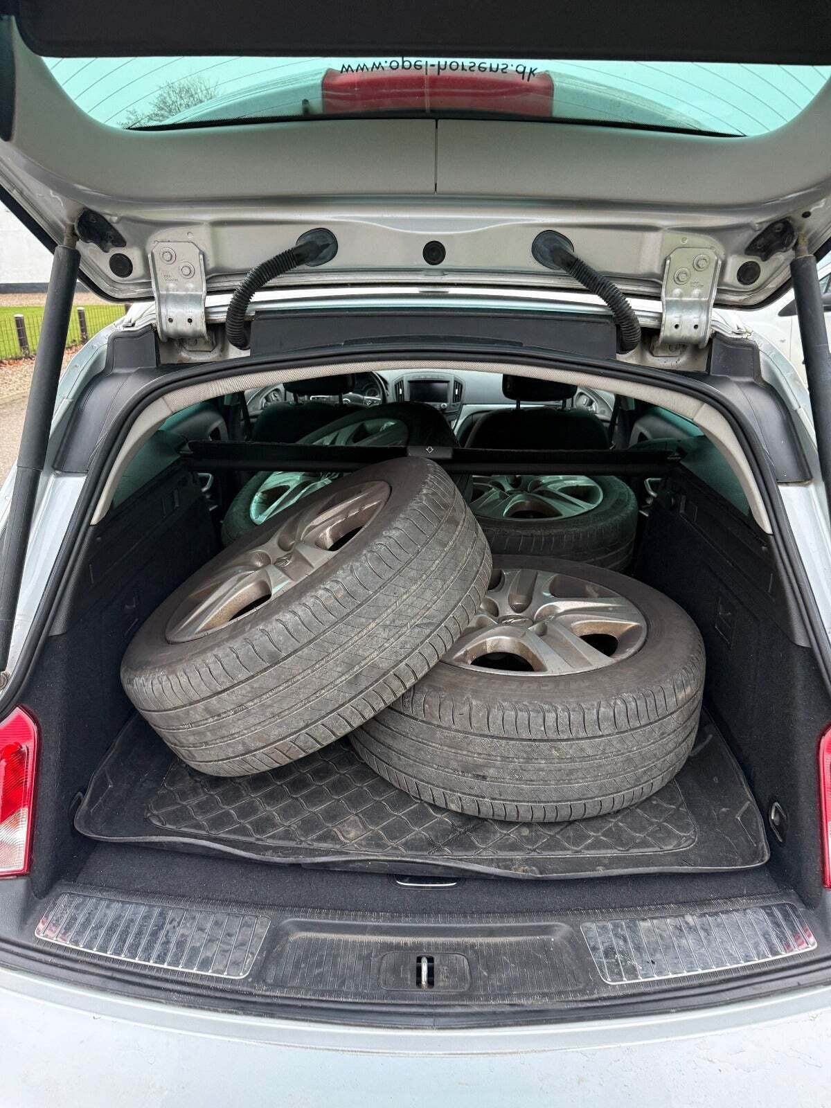 Sort Opel Insignia fra 2014