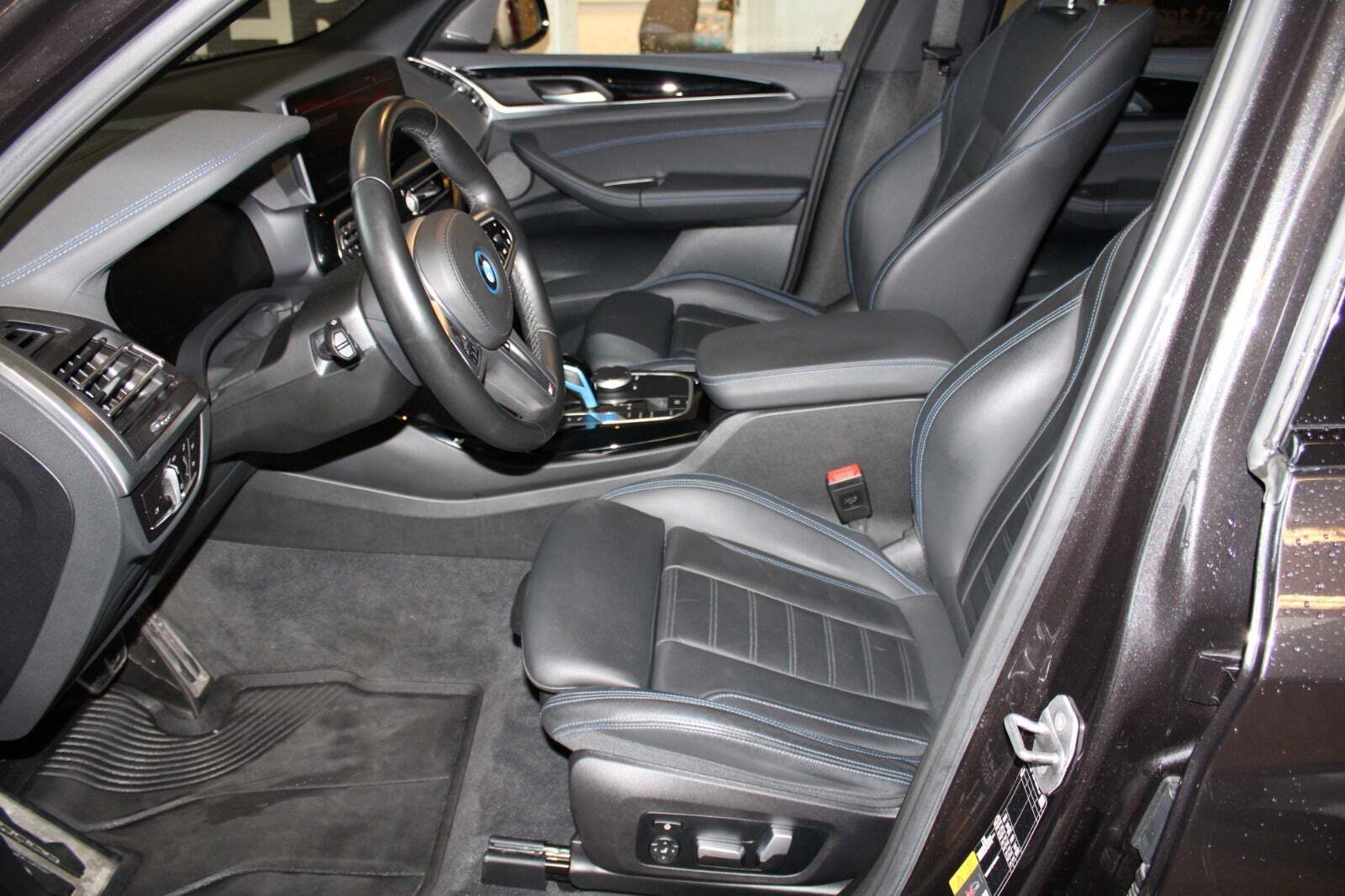 BMW iX3 Charged Plus M-Sport