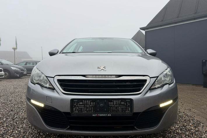 Sølv Peugeot 308 fra 2014