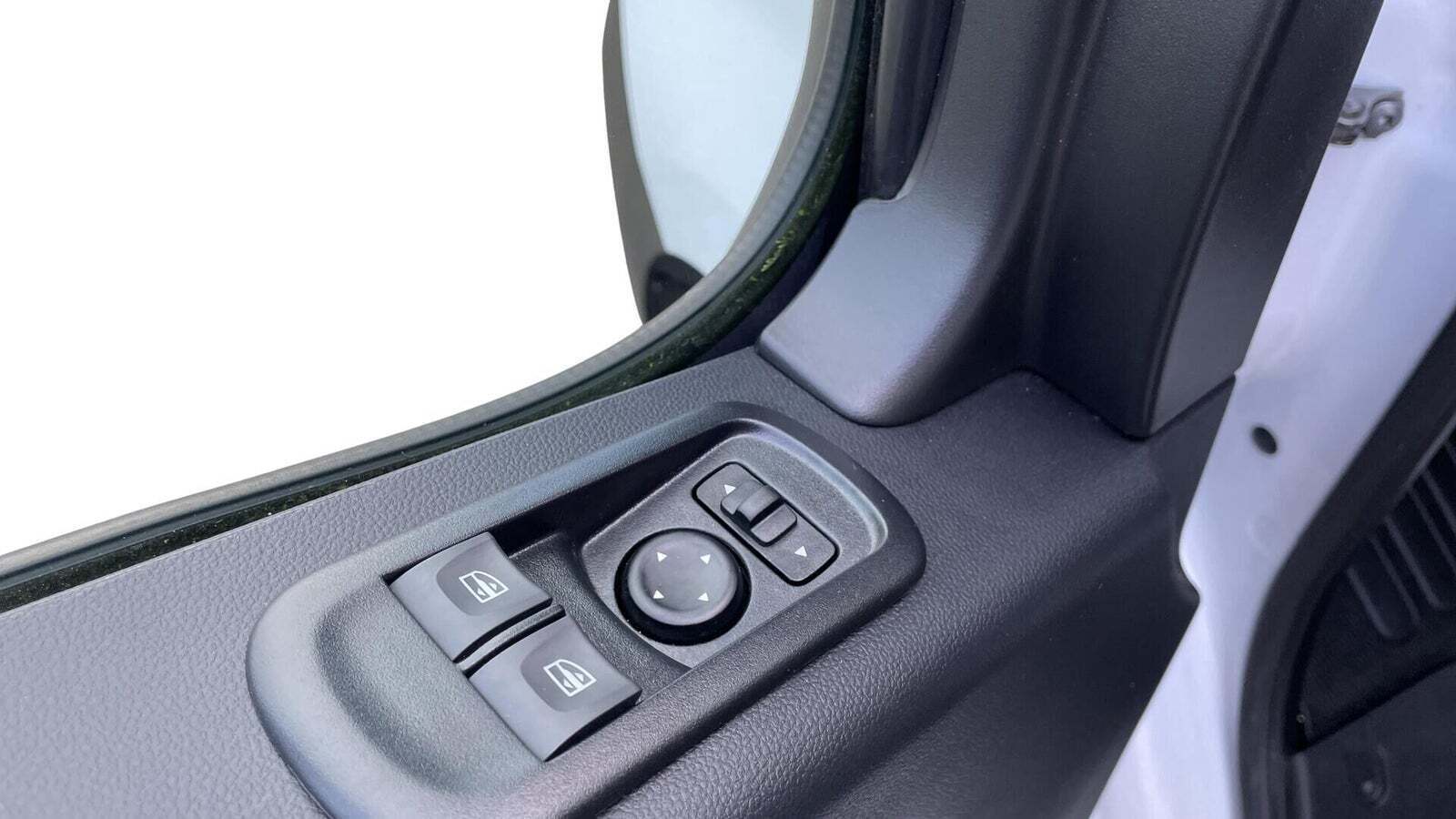 Hvid Renault Master IV T35 fra 2023