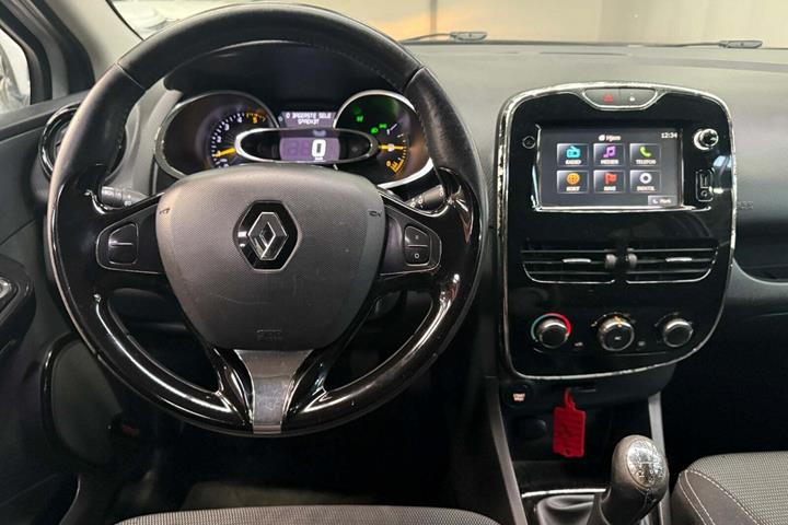 Sølv Renault Clio IV fra 2014