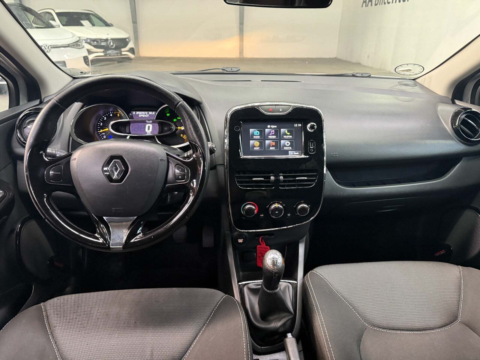 Sølv Renault Clio IV fra 2014