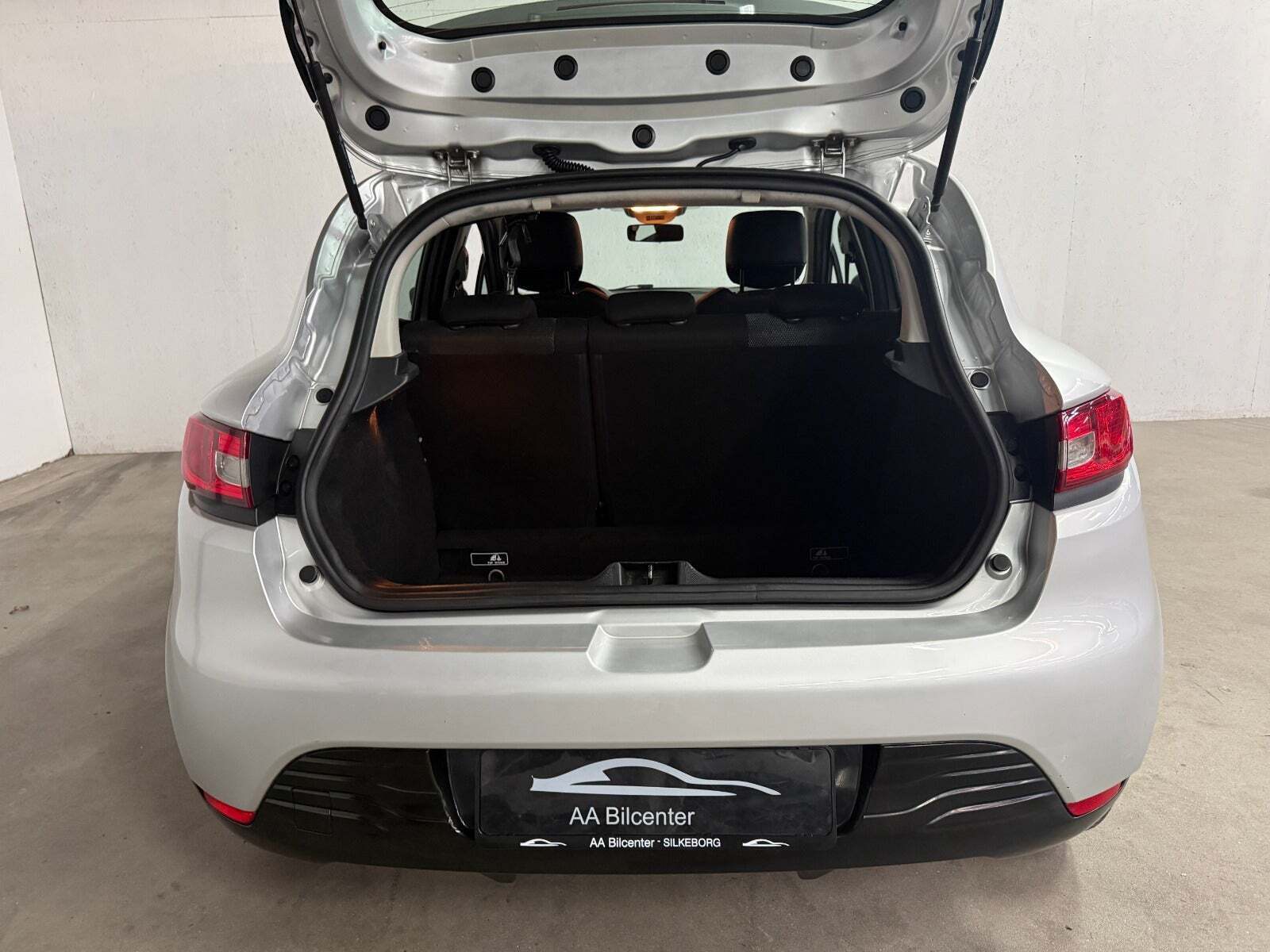 Sølv Renault Clio IV fra 2014