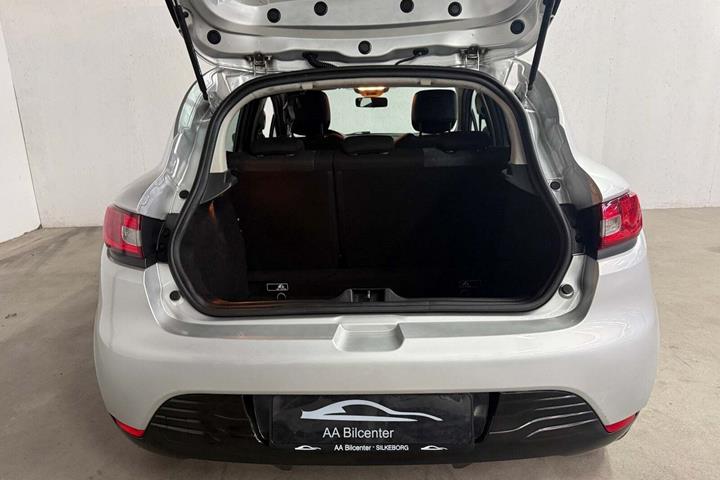Sølv Renault Clio IV fra 2014