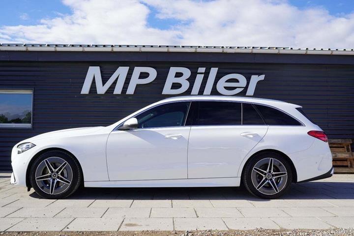 Hvid Mercedes C300 fra 2023