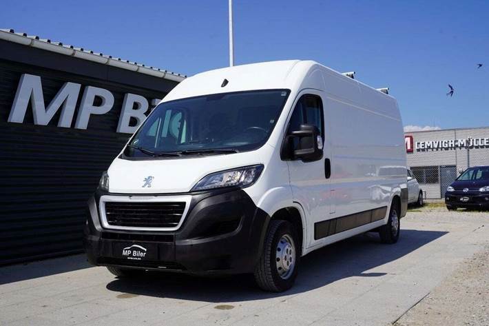 Hvid Peugeot Boxer 335 fra 2021