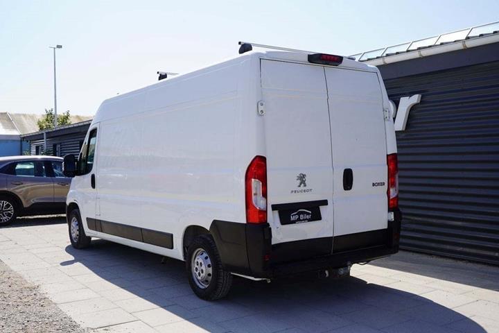 Hvid Peugeot Boxer 335 fra 2021