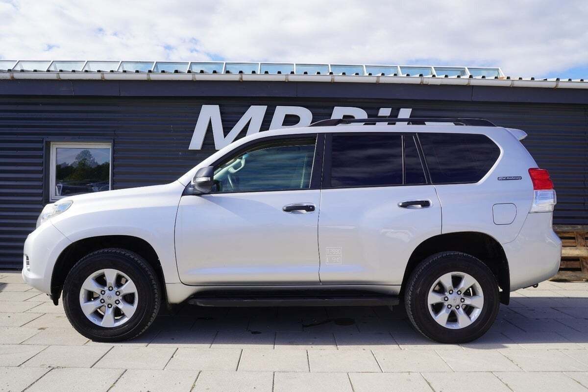 Toyota Land Cruiser 3,0 D-4D T3 aut. Van