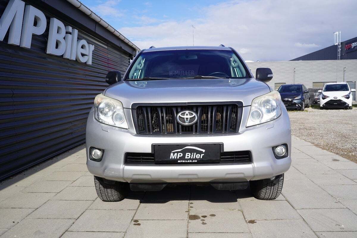 Toyota Land Cruiser 3,0 D-4D T3 aut. Van