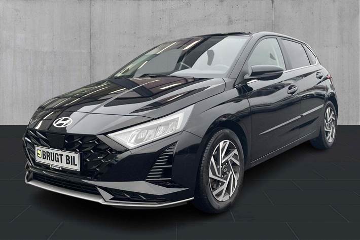 Sort Hyundai i20 fra 2024 set udefra