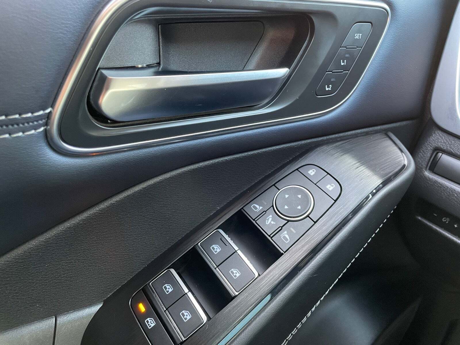 Hvid Nissan Qashqai fra 2023