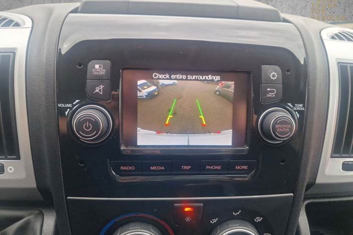 Hvid Peugeot Boxer 335 fra 2022