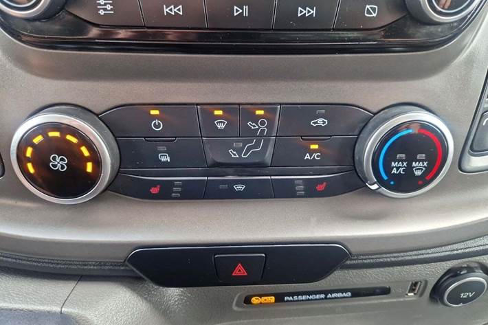 Rød Ford Transit Custom 340L fra 2019