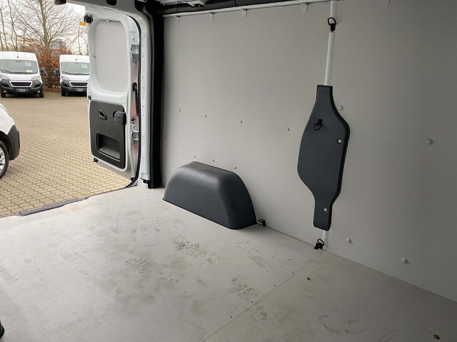 Hvid Renault Trafic fra 2025