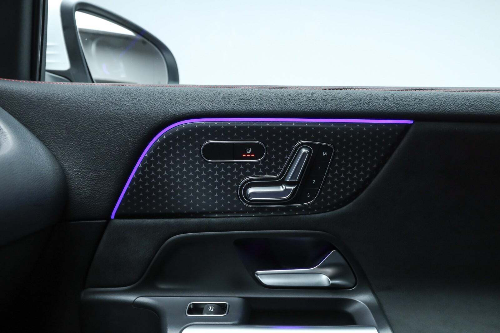 Hvid Mercedes EQA250+ fra 2025