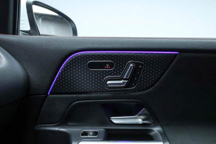 Hvid Mercedes EQA250+ fra 2025