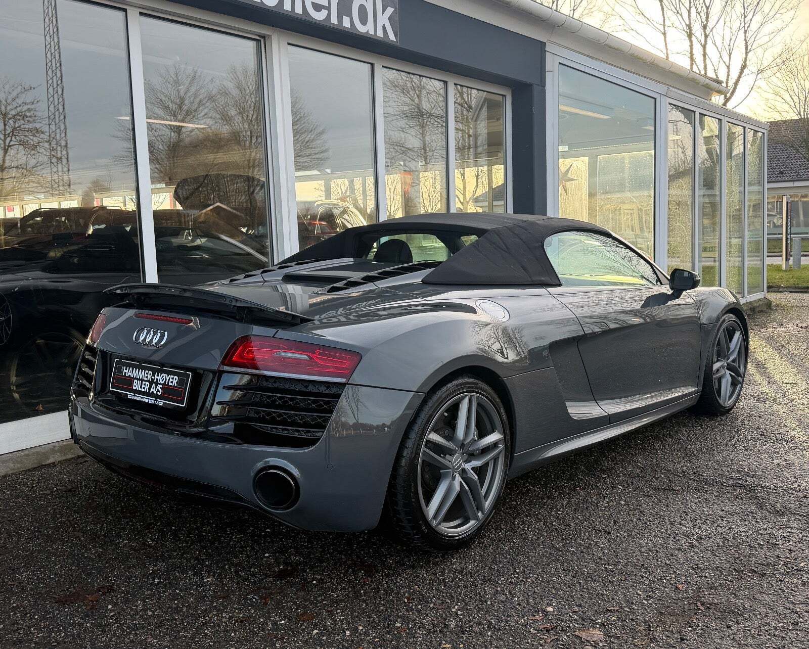Grå Audi R8 fra 2014