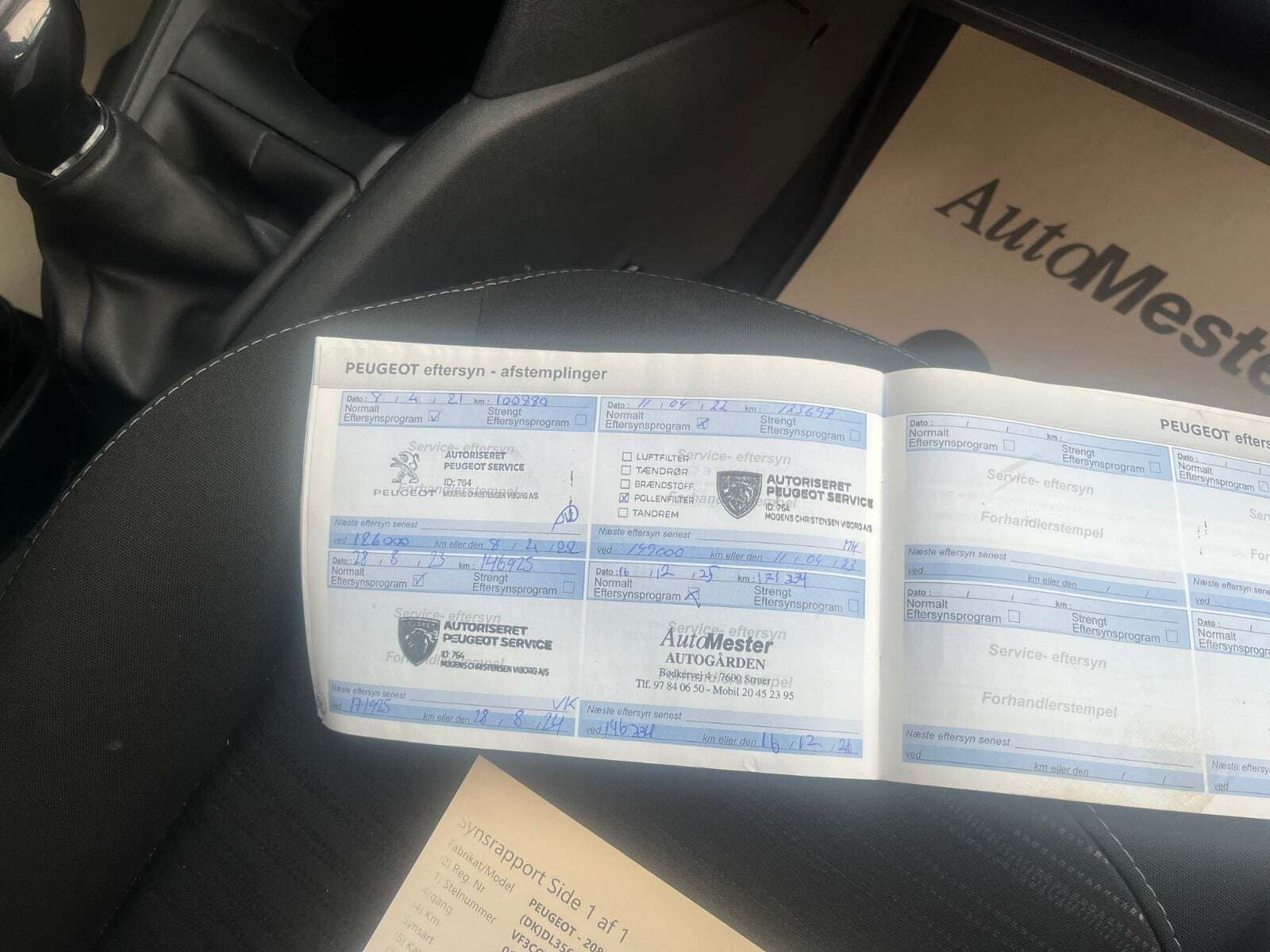 Sølv Peugeot 208 fra 2014