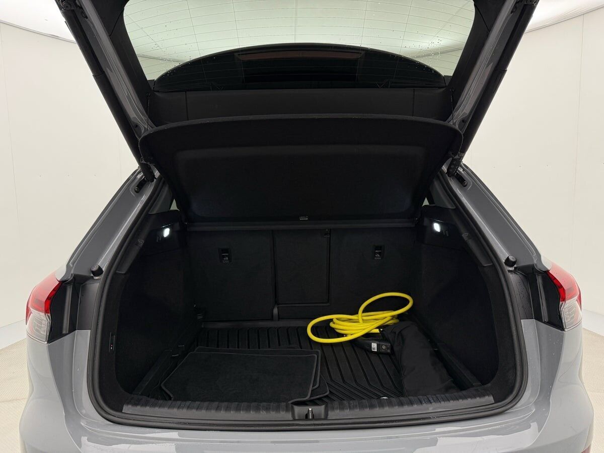 Grå Audi Q4 fra 2022