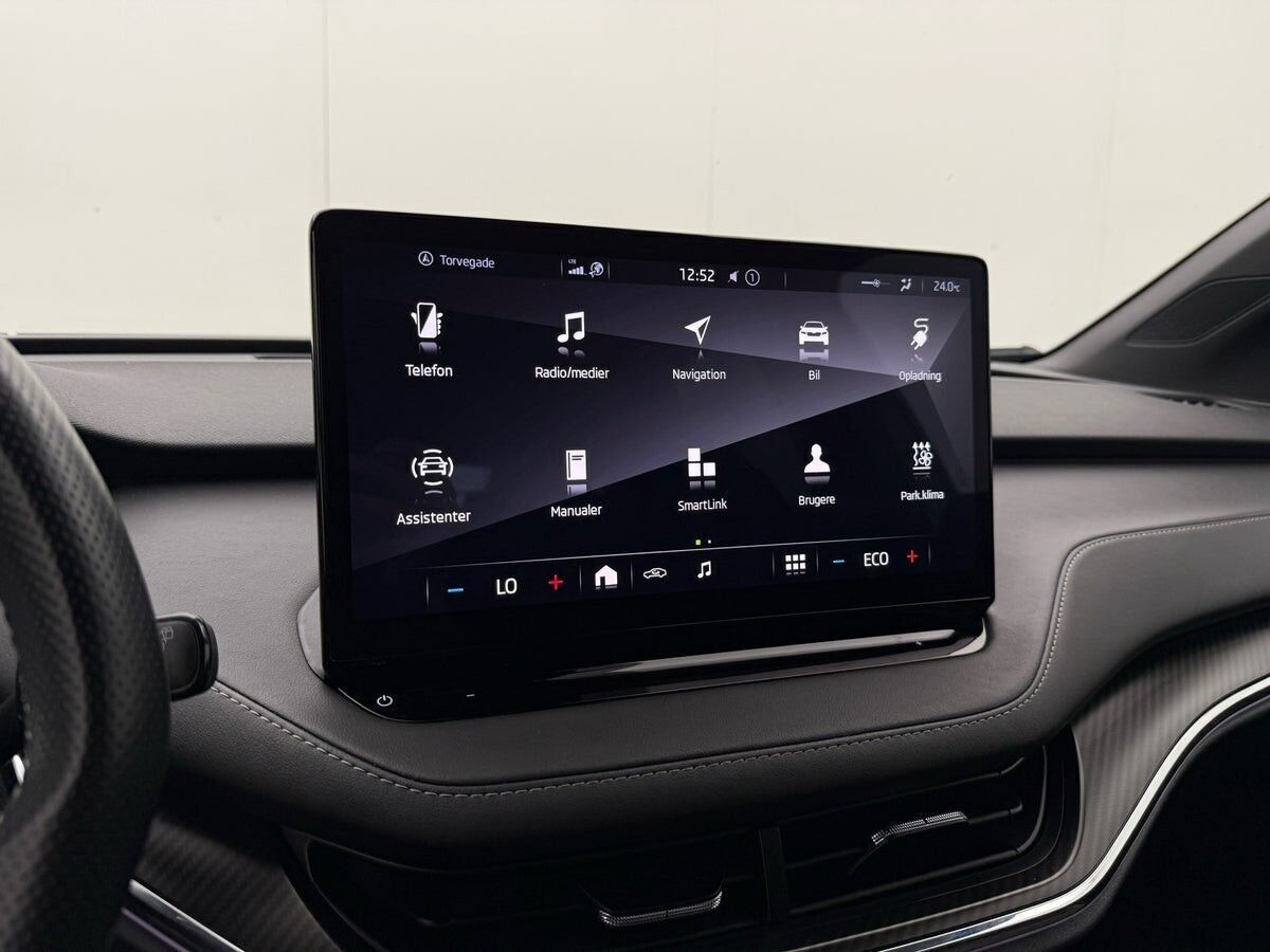 Grå Skoda Enyaq fra 2022