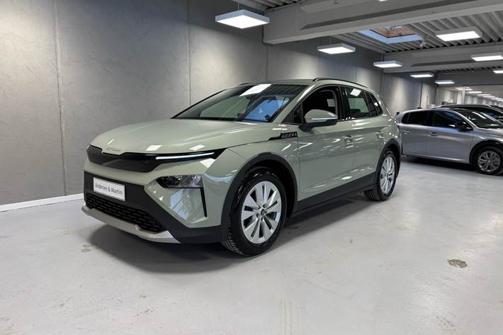 Grøn Skoda Elroq fra 2025 set udefra