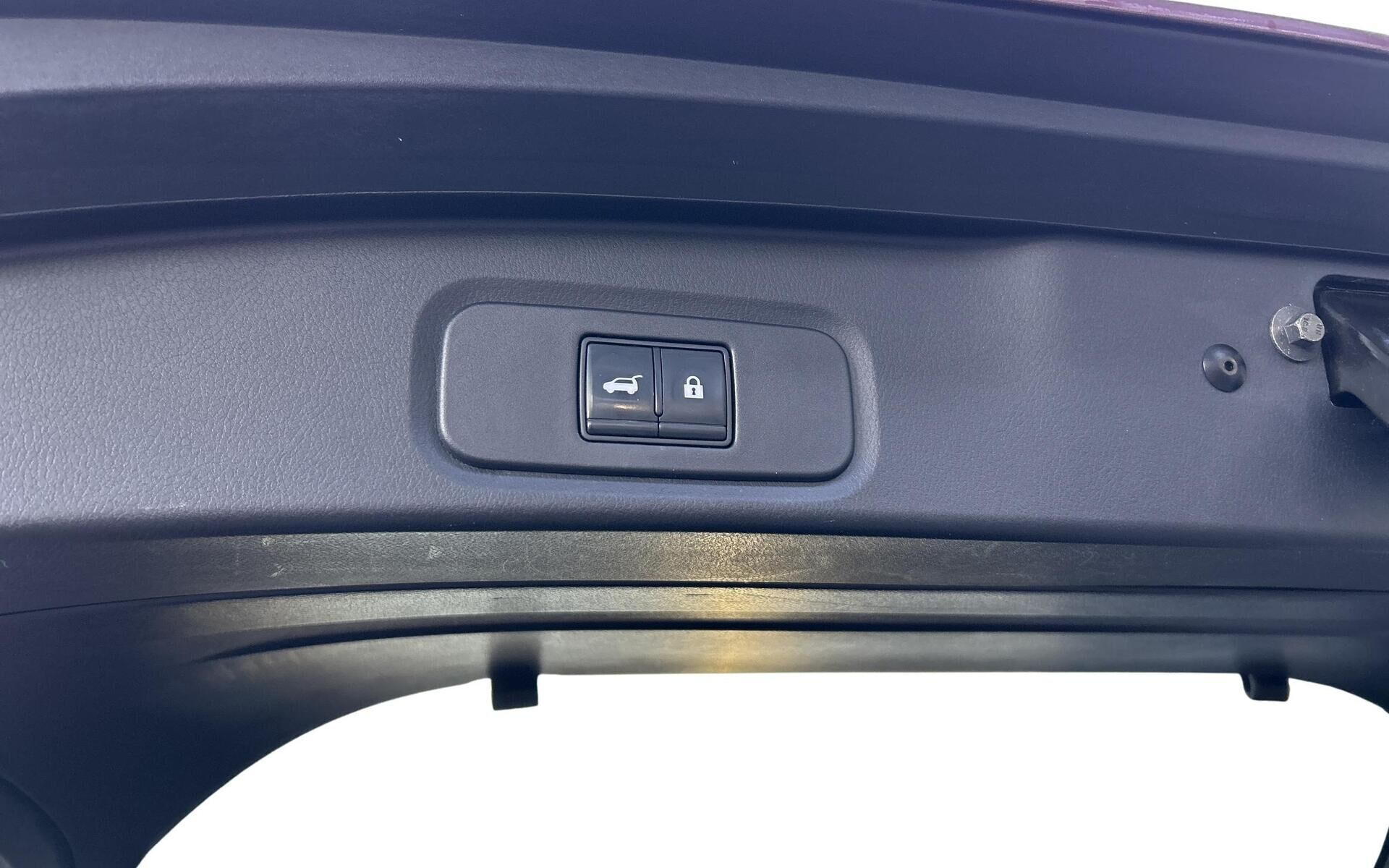 Rød Nissan Qashqai fra 2022