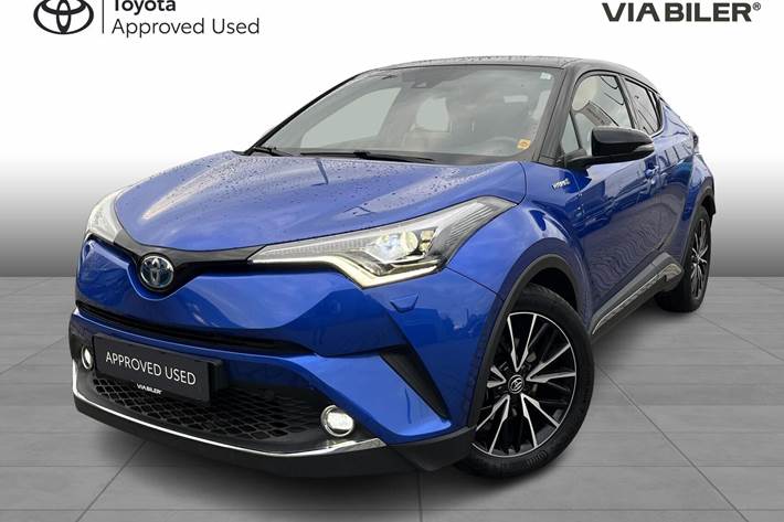 Blå Toyota C-HR fra 2018 set udefra