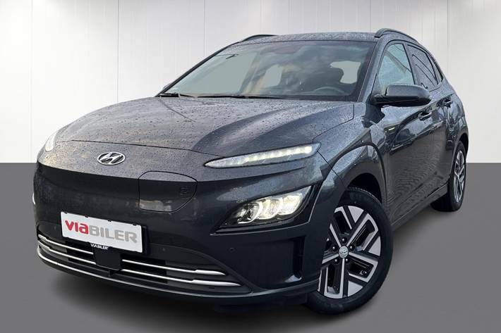 Blå Hyundai Kona fra 2021 set udefra