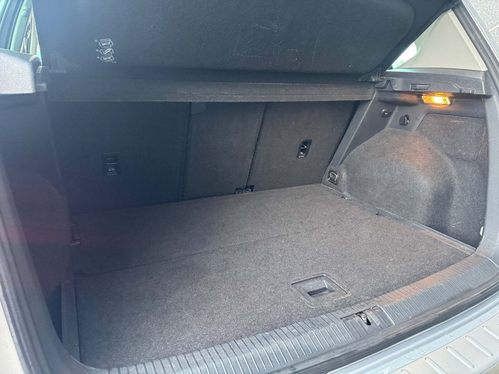 Sølv VW Golf Sportsvan fra 2017