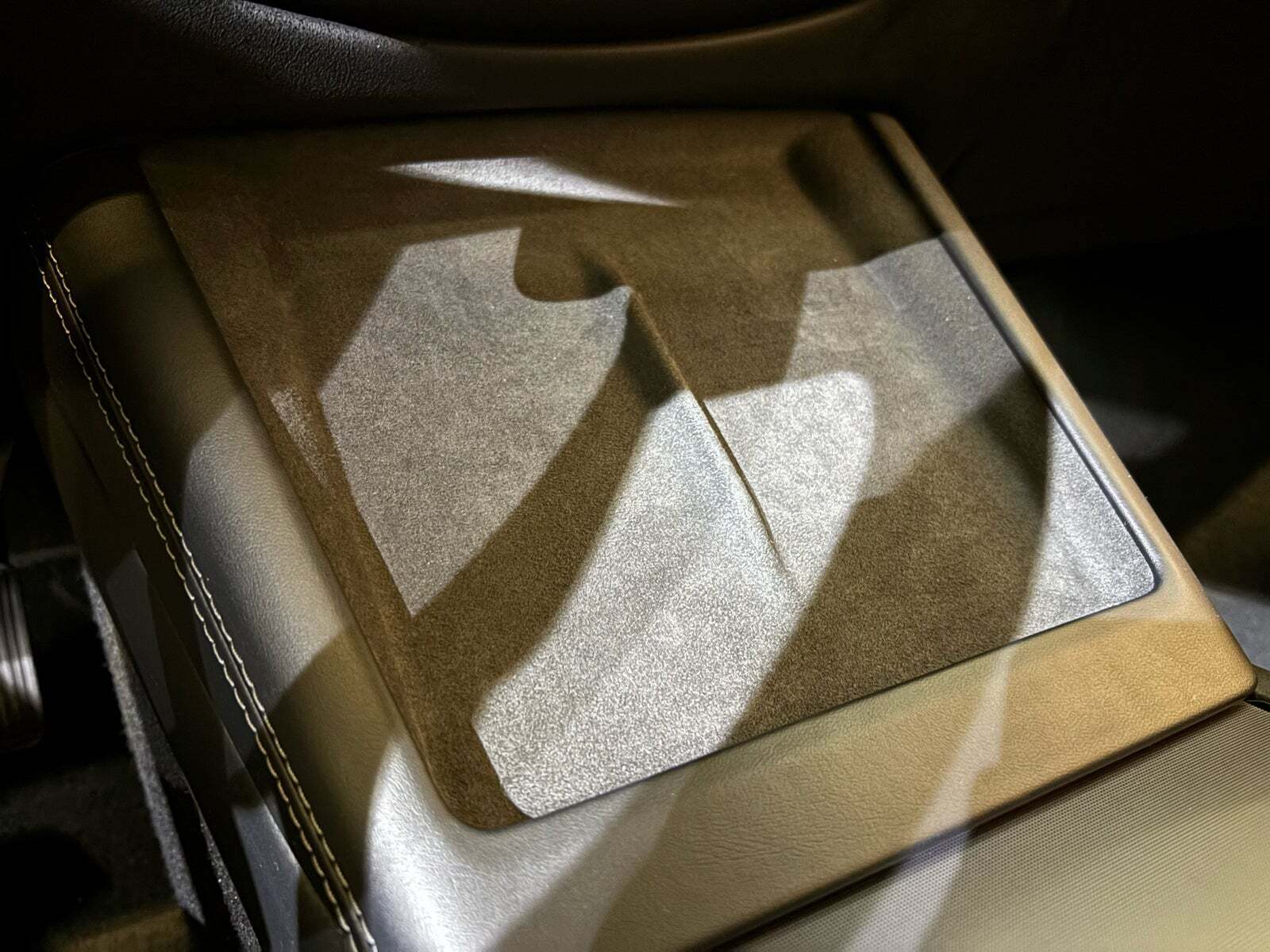 Hvid Tesla Model 3 fra 2024