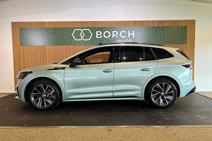 Blå Skoda Enyaq fra 2022