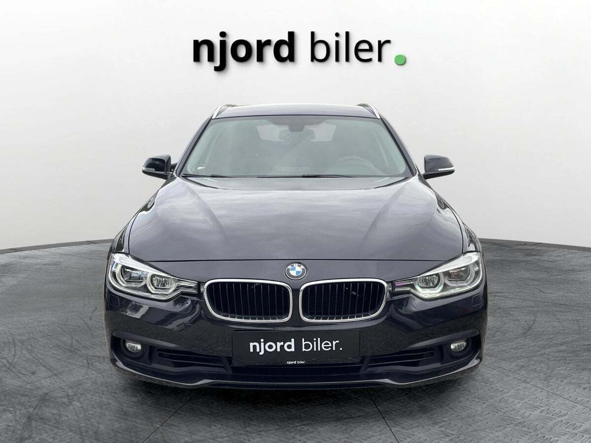 BMW 320i 2,0 Touring aut.