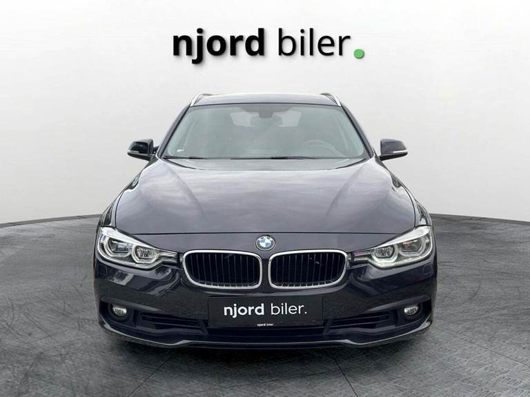 BMW 320i 2,0 Touring aut.