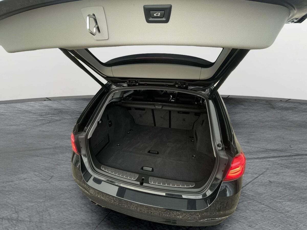 undefined BMW 320i fra 2018