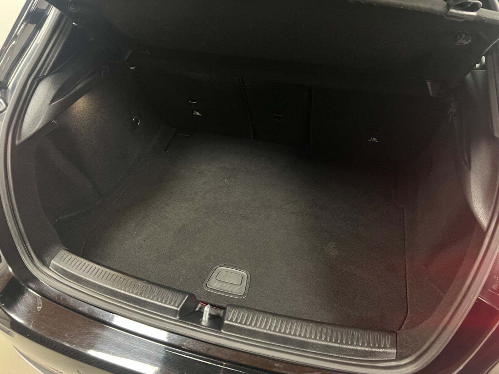 Sort Mercedes A180 d fra 2018