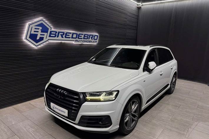 Hvid Audi Q7 fra 2017 set udefra