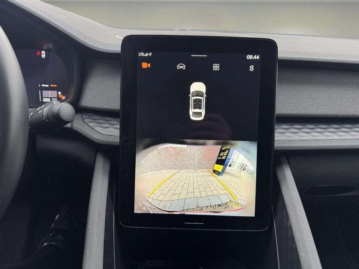 Orange Polestar 2 fra 2023