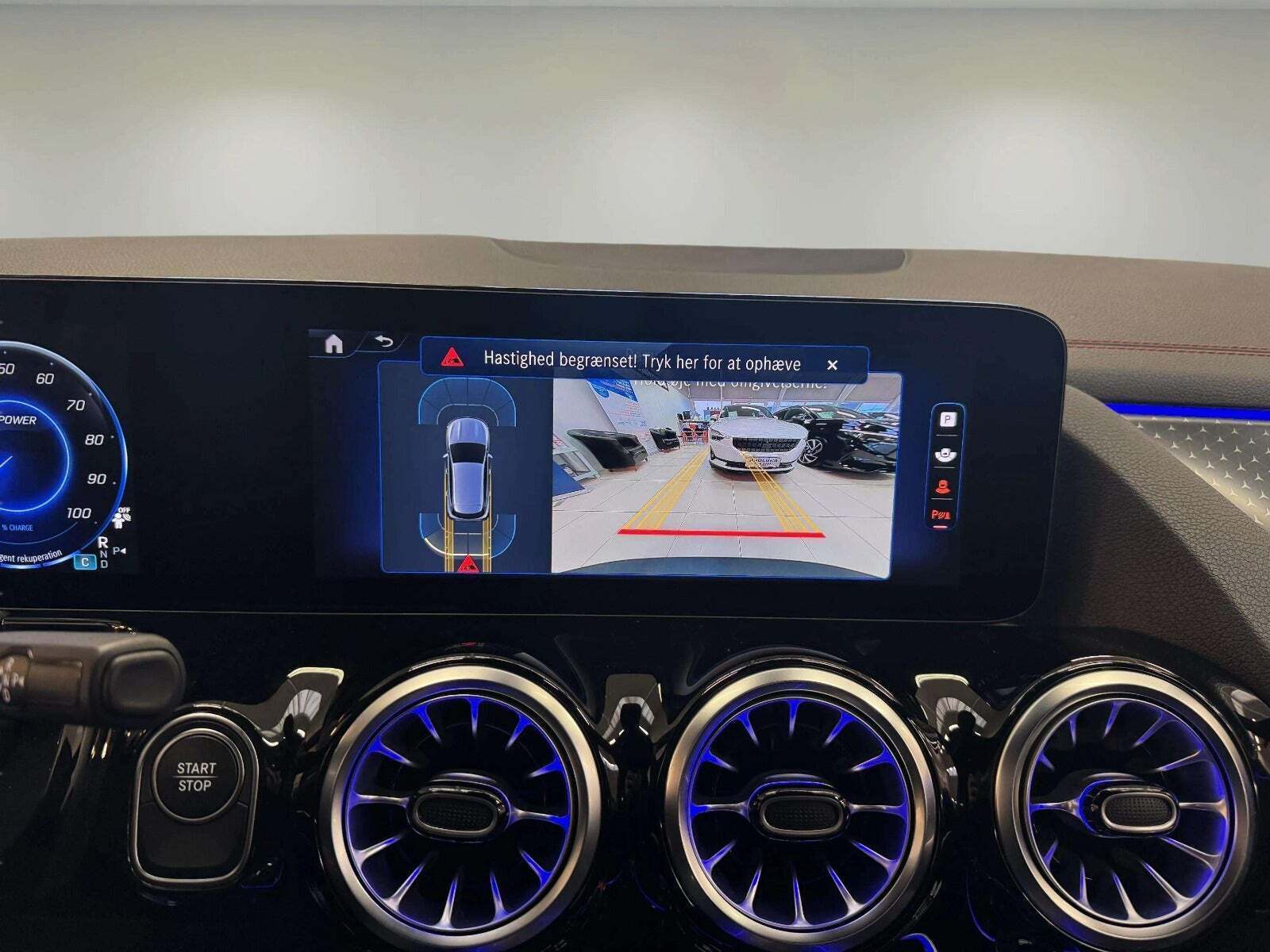 Grå Mercedes EQA250+ fra 2024