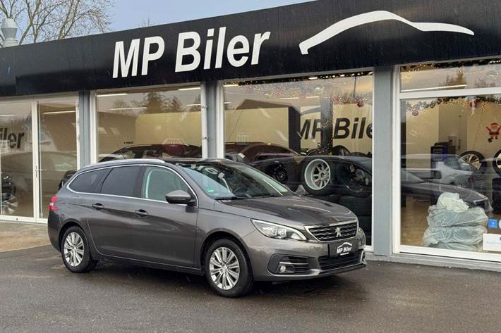 Grå Peugeot 308 fra 2018