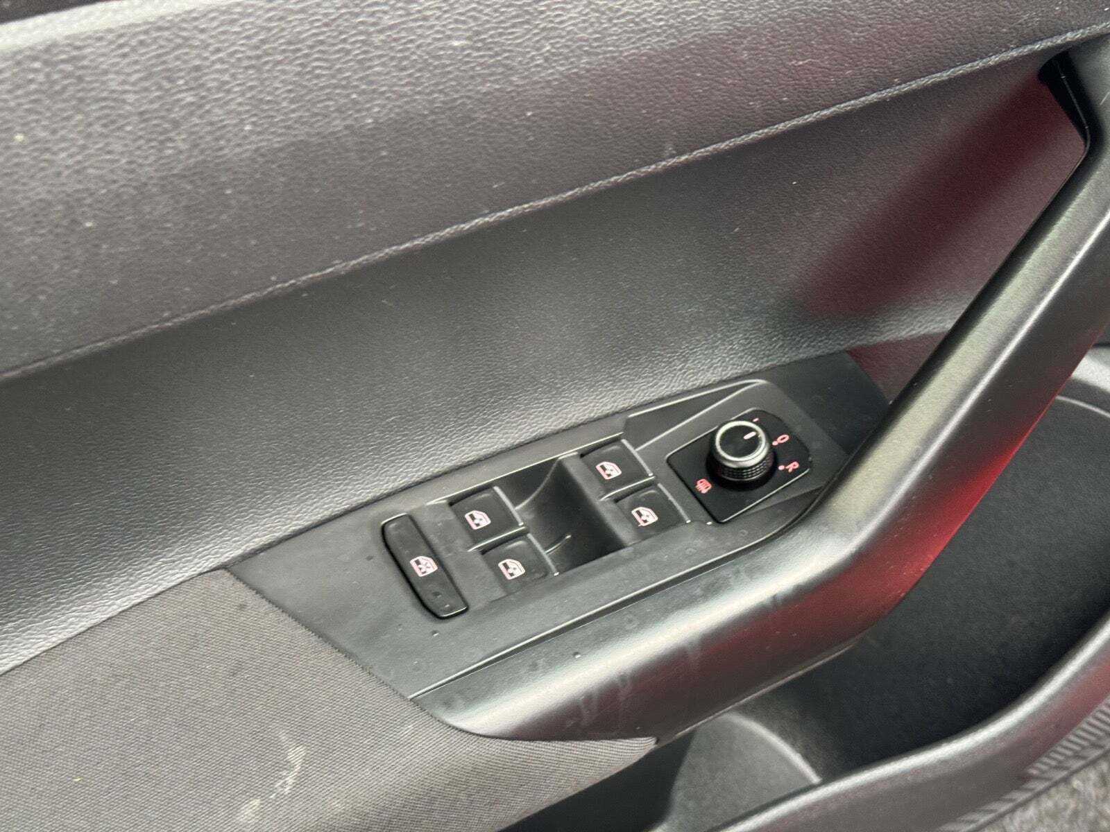 Rød VW Polo fra 2018